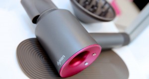Утренняя революция: как фен Dyson превращает сложную укладку в минутное дело